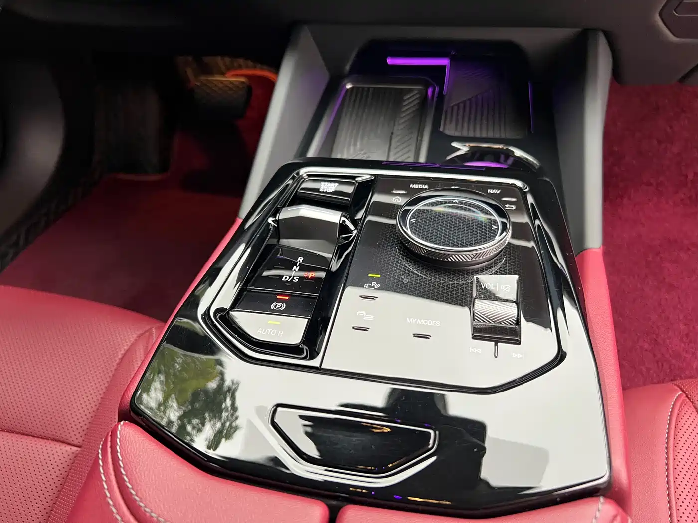 BMW 5 Series 2024 530Li Leading M Sport Package фото 11