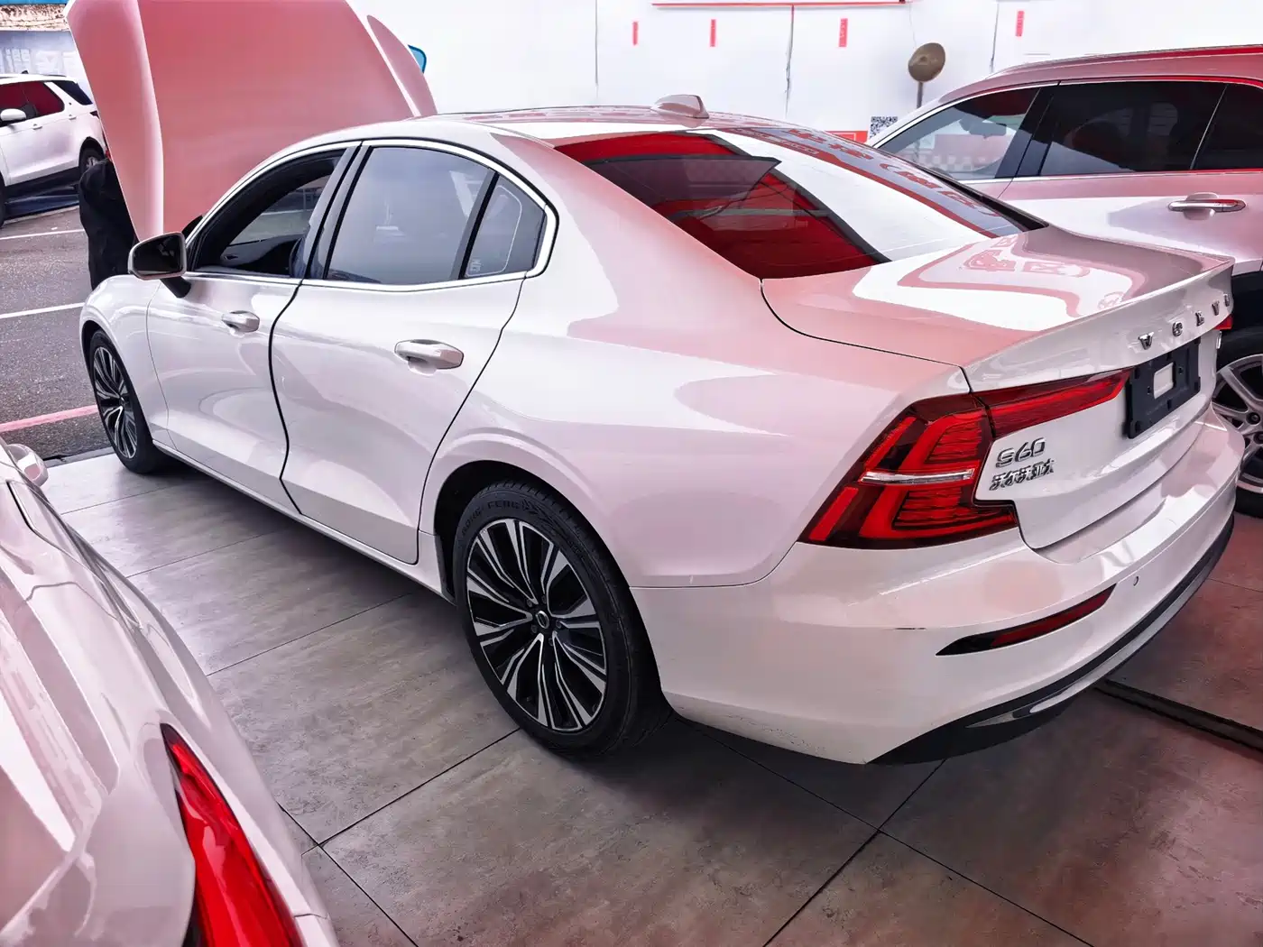 Volvo S60 2024 2024 B4 Inscription Luxury Edition