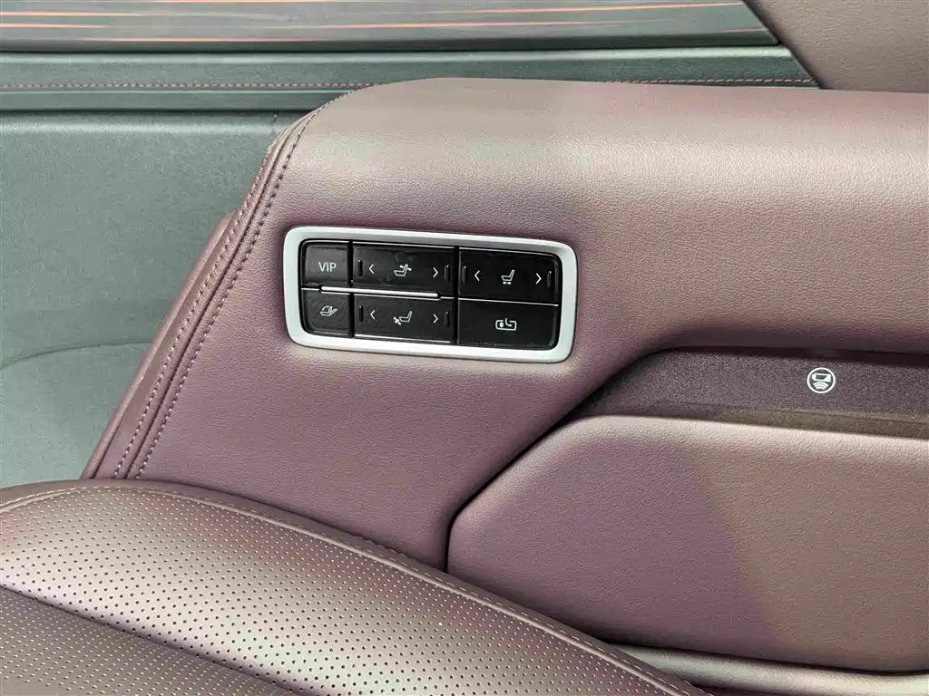 Buick Century 2024 2023 2.0T 7-Seater World Edition