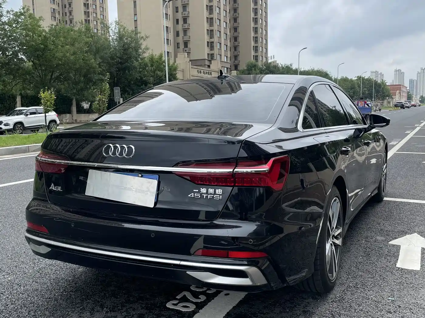 Фото 9 - Audi A6L