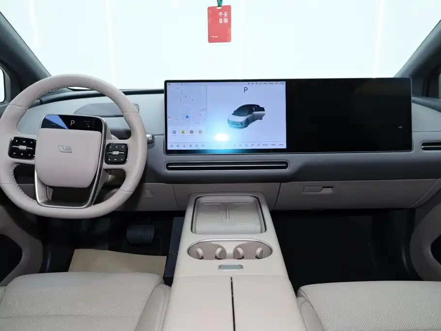 Li Auto i6 2026 2025 4WD Base Model