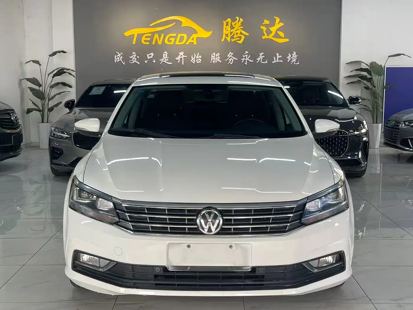 Volkswagen Passat 2017 330TSI DSG Prestige фото 2
