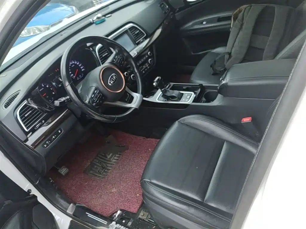 KIA K4