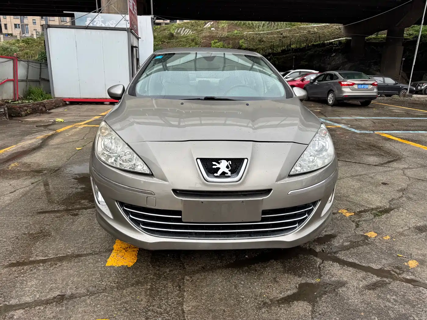 Peugeot 408 2011 2.0L Automatic Comfort Edition фото 2