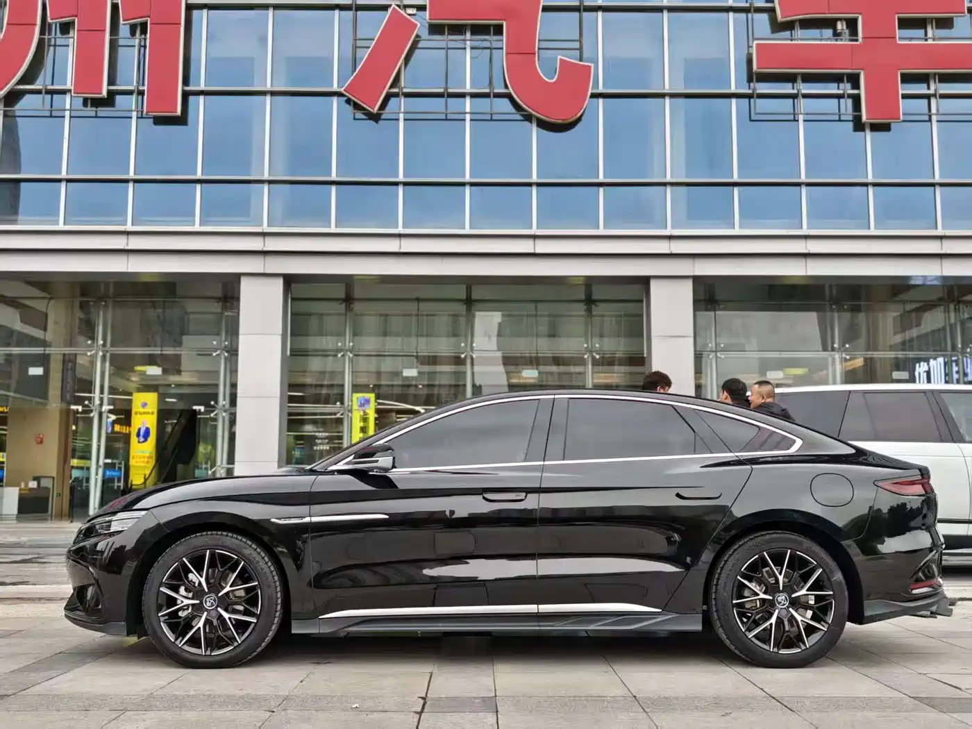 BYD Han 2025 DM-i 125KM Premium фото 3