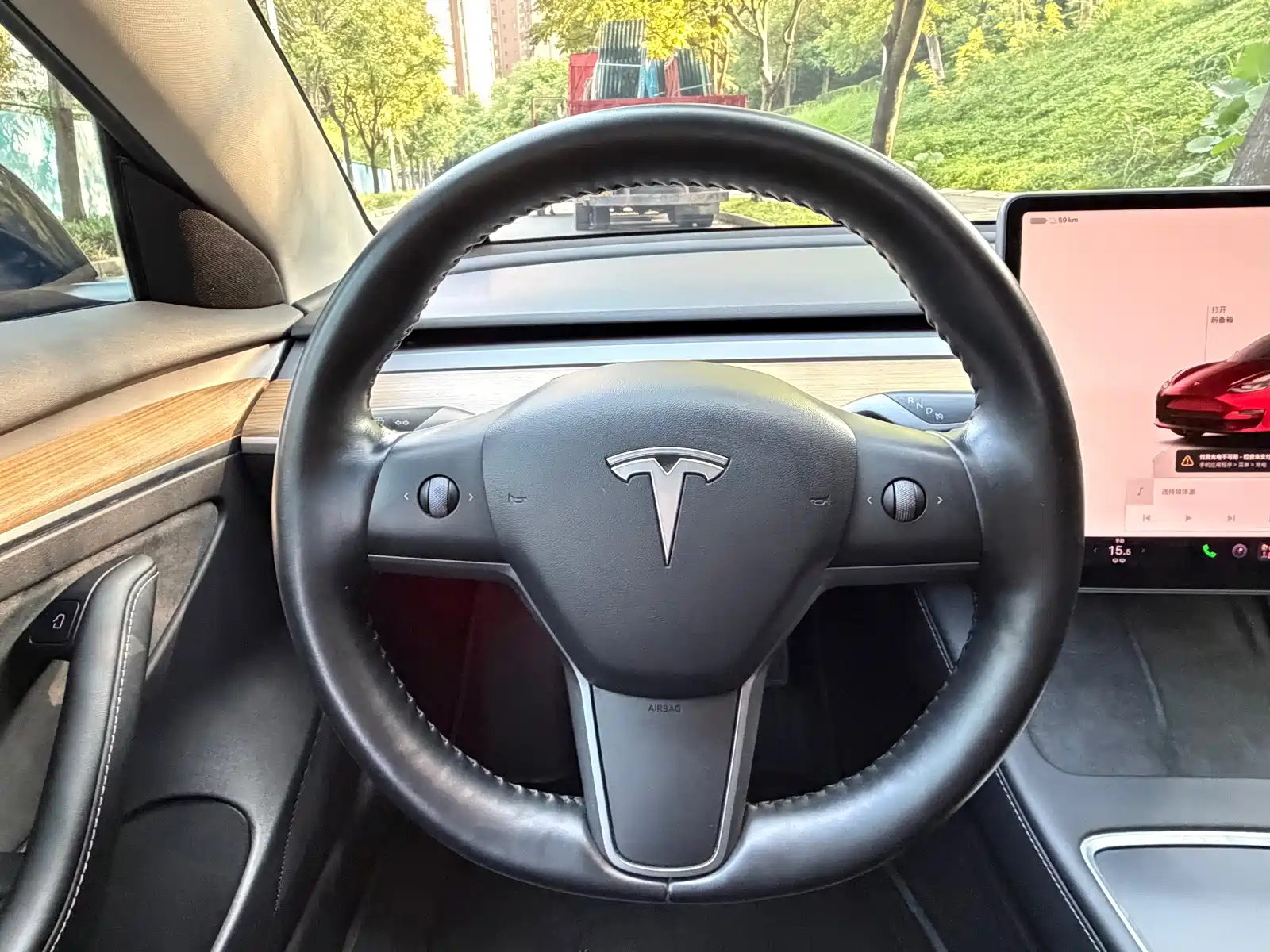 Фото 11 - Tesla Model 3
