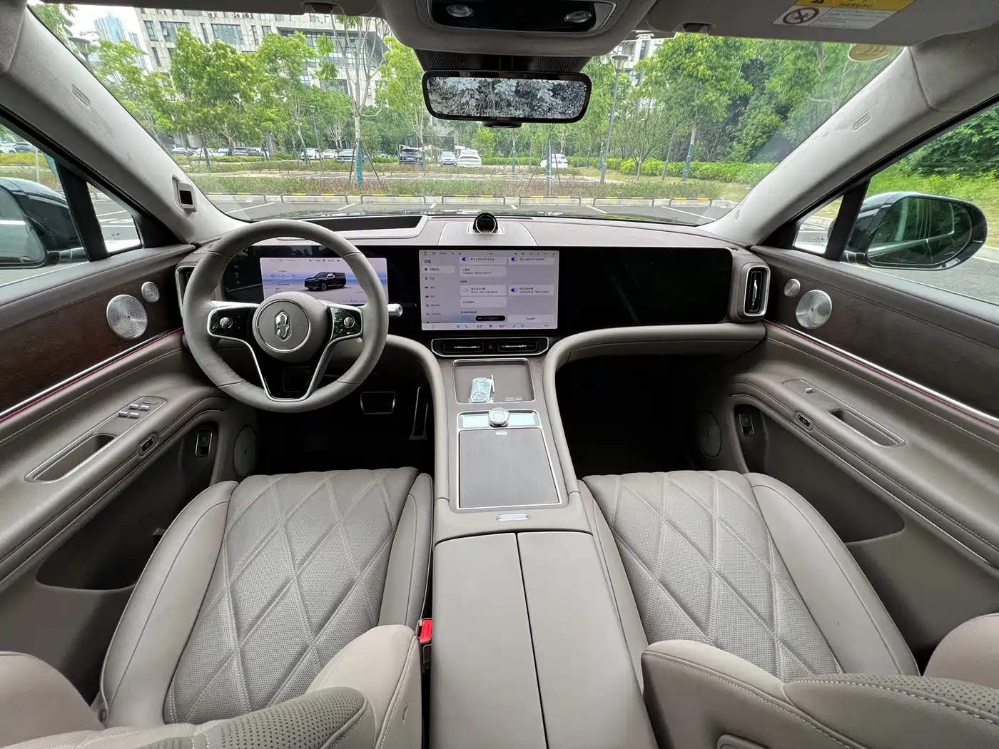 AITO Wenjie AITO M9 2025 Extended Range Ultra 52kWh 6-Seater фото 8