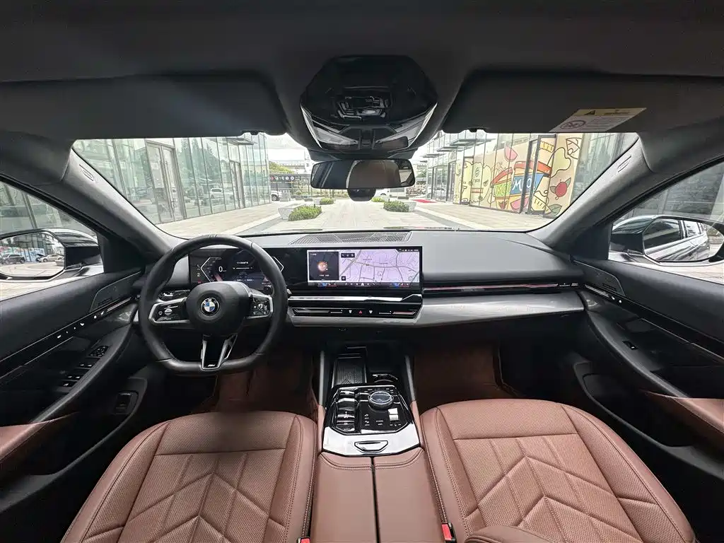 BMW 5 Series 2024 525Li M Sport Package фото 6