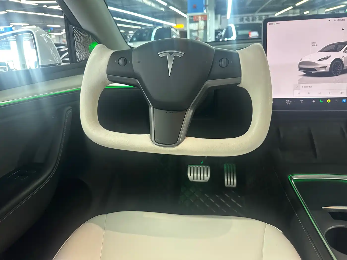 TESLA MODEL Y