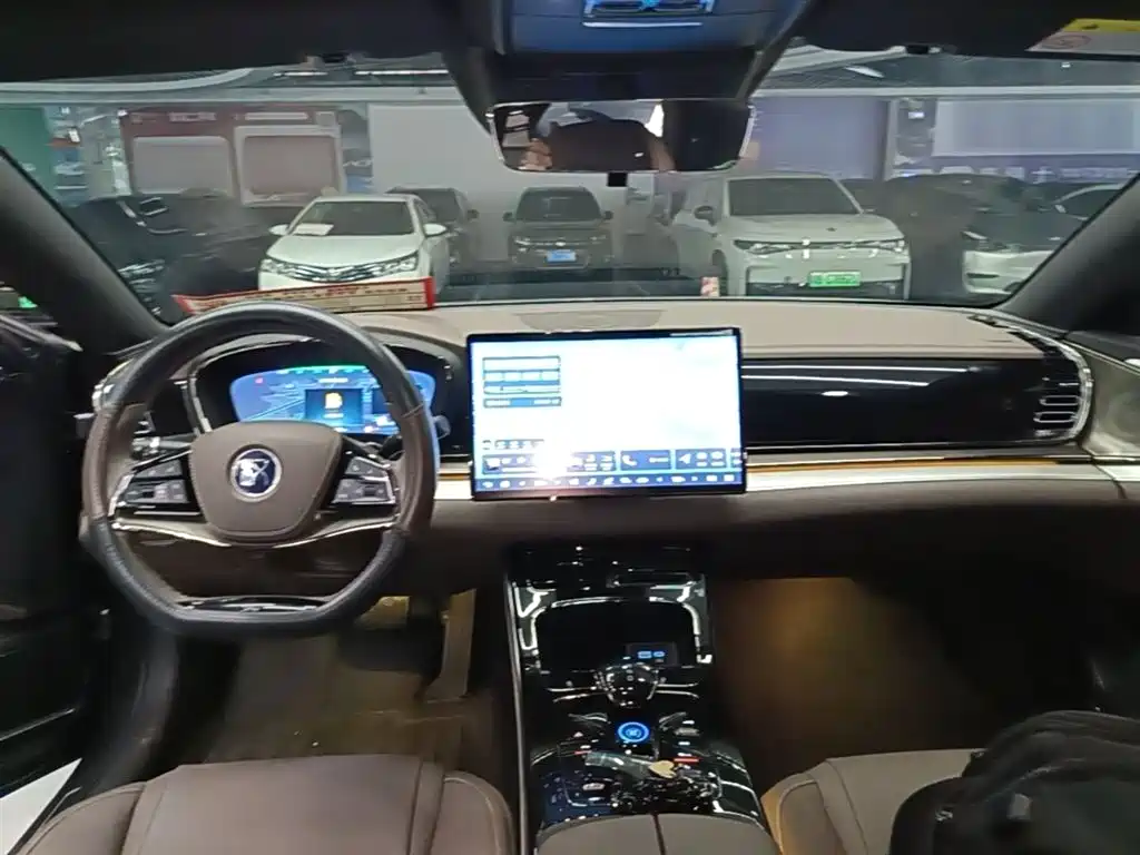 BYD Han 2024 DM-i Glory Edition 121KM Premium фото 10