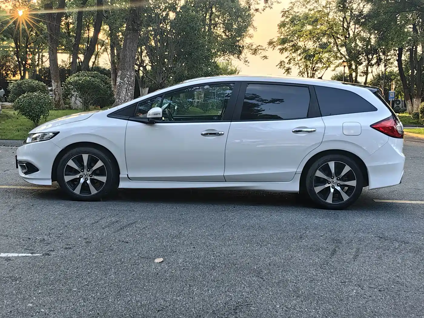 Honda Jade 2014 2013 1.8L CVT Luxury Edition 5-seater