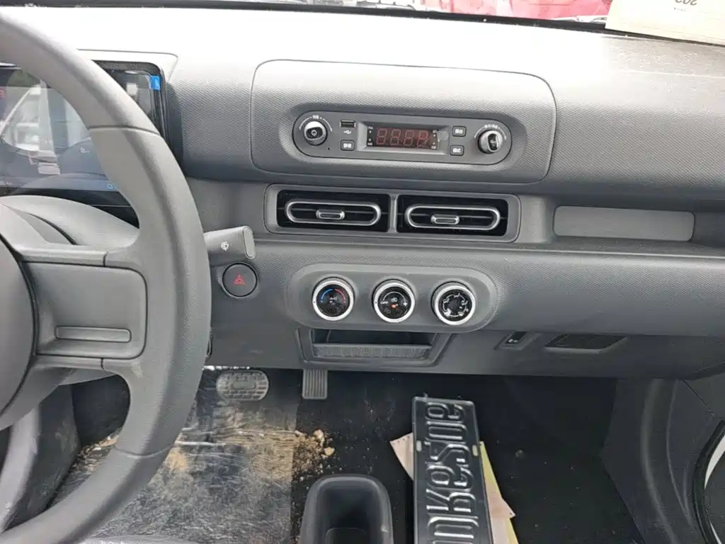Wuling Motors Wuling Zhiguang NEV 2026 2025 Model 305km Base Version