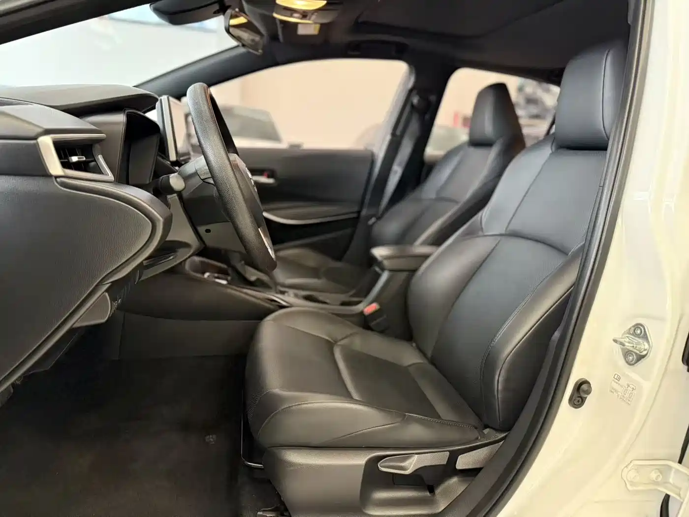 Toyota Levin 2023 185T CVT Luxury фото 8