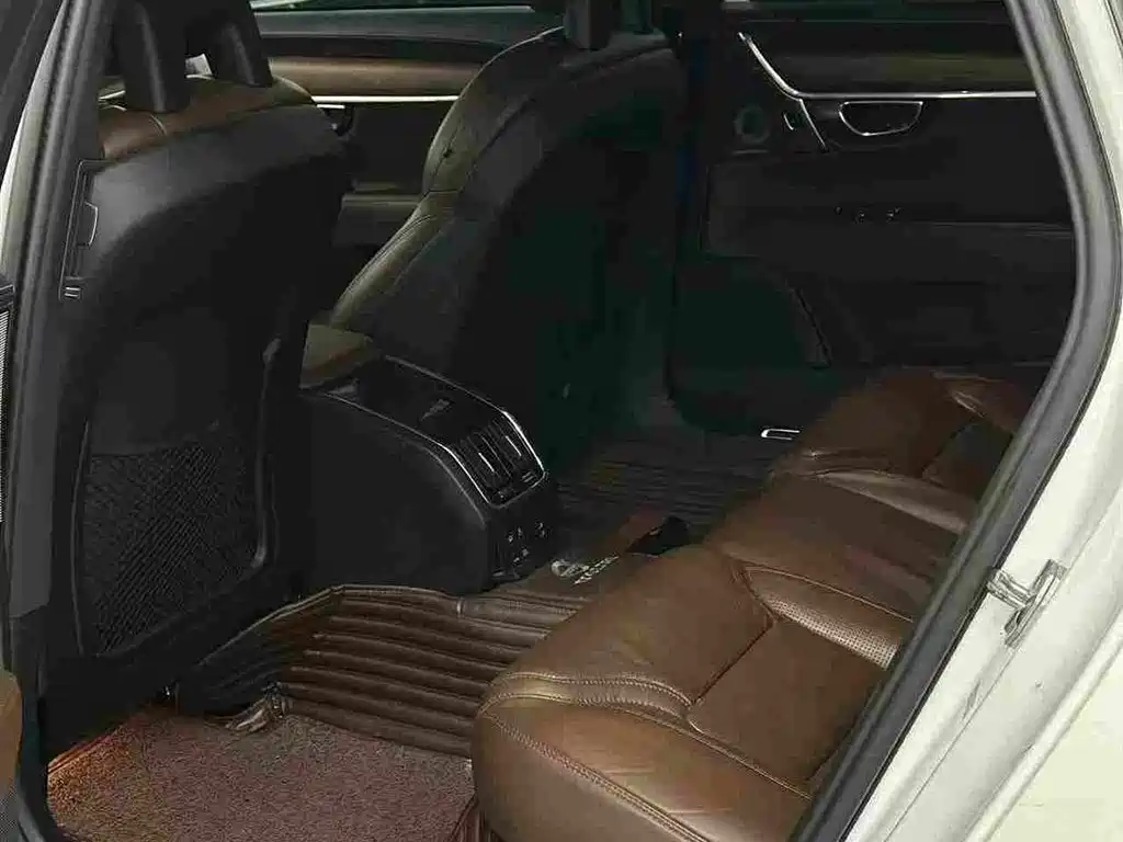 Фото 6 - Volvo S90
