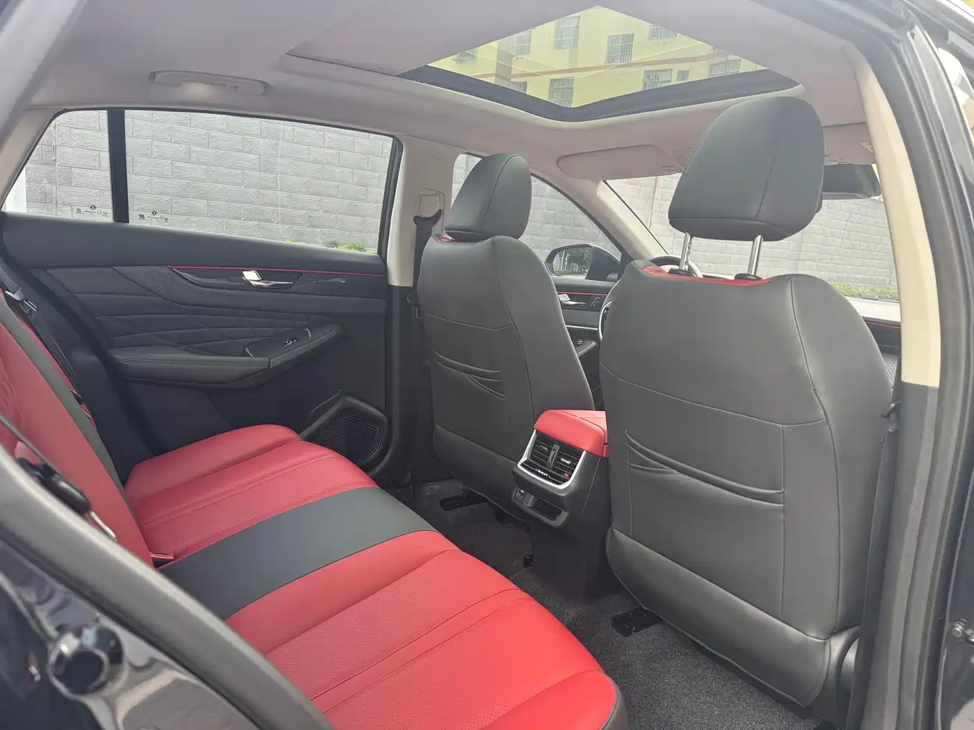 Dongfeng Aeolus Yixuan MAX 2021 2021 1.5T Super Cool Dad Edition