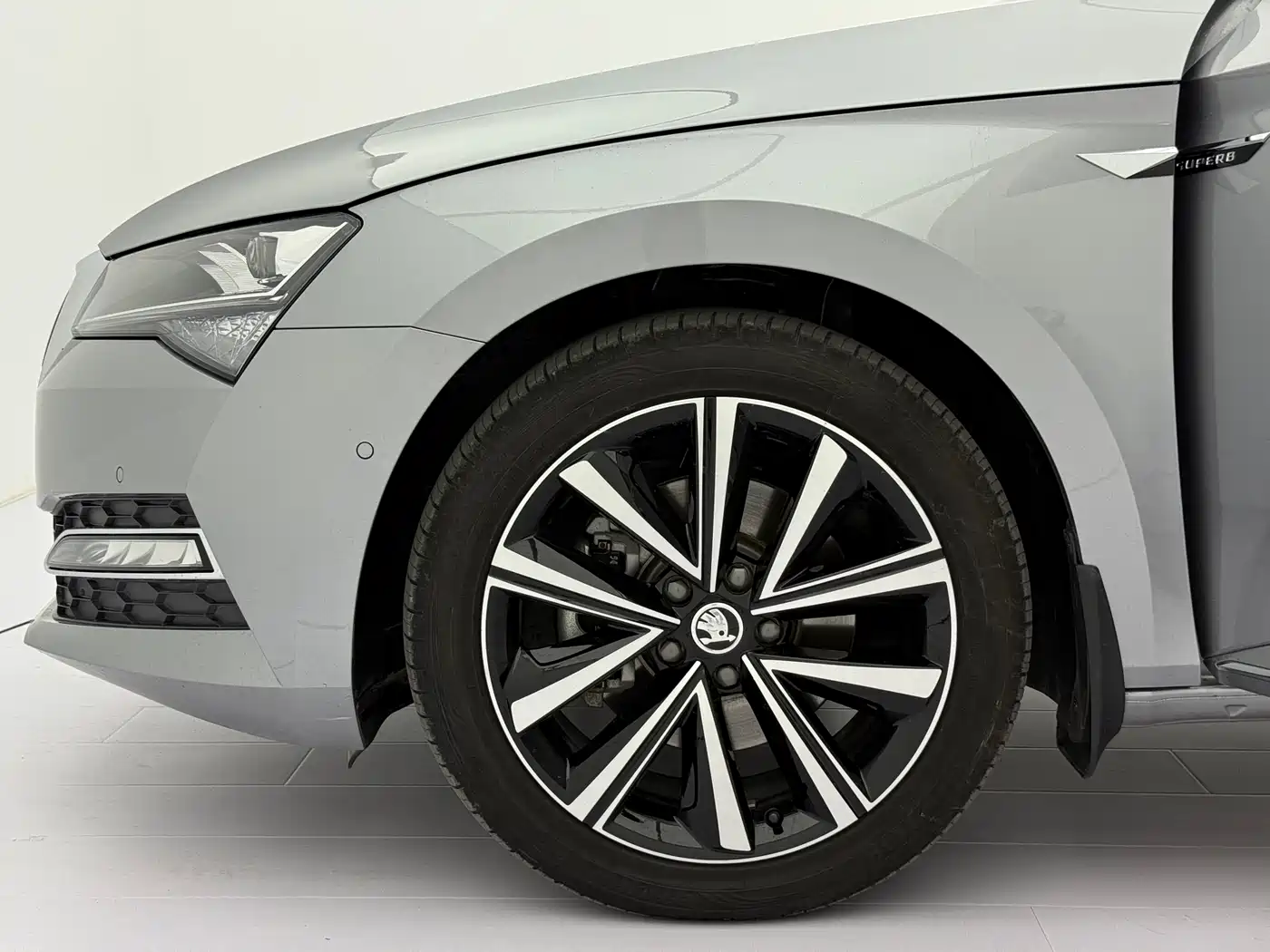 Škoda Superb 2023 Facelift TSI280 DSG Premium Edition фото 21