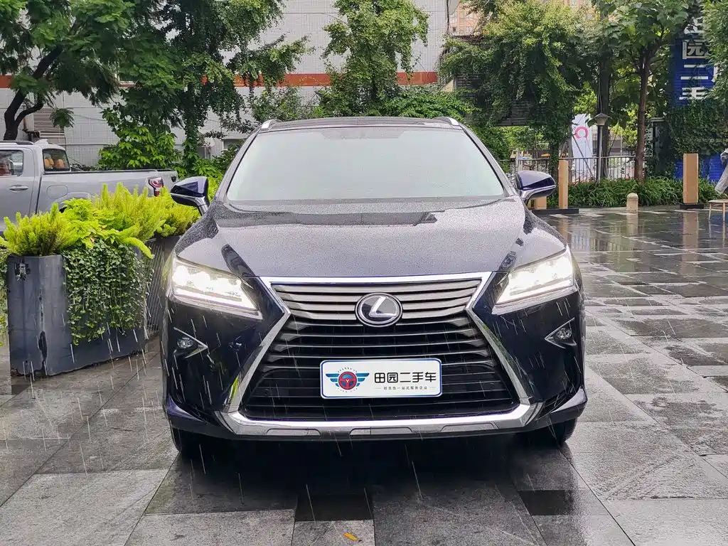 Photo 2 - Lexus RX