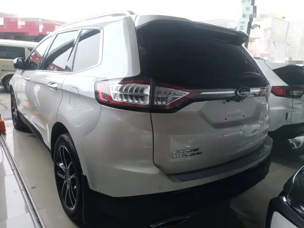 Photo 5 - Ford Edge