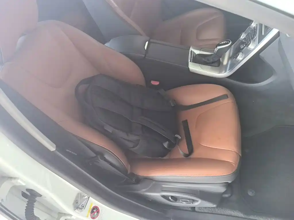 Фото 25 - Volvo S60