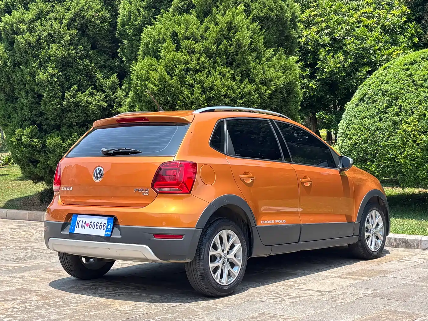 Volkswagen Polo 2018 1.5L Cross Polo Auto фото 17