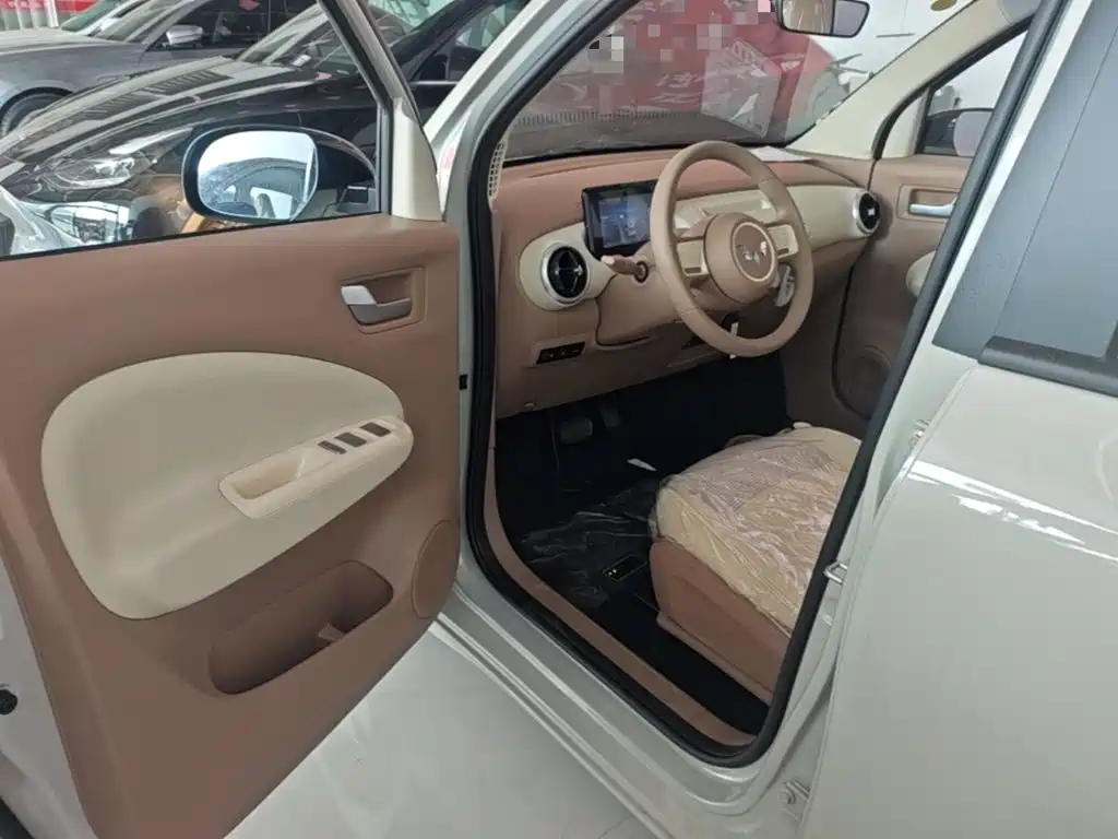 Wuling Motors Hongguang MINIEV 2026 2025 4-Door Advanced