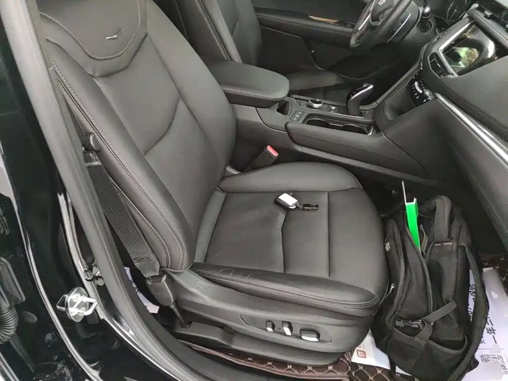 Фото 25 - Cadillac XT5