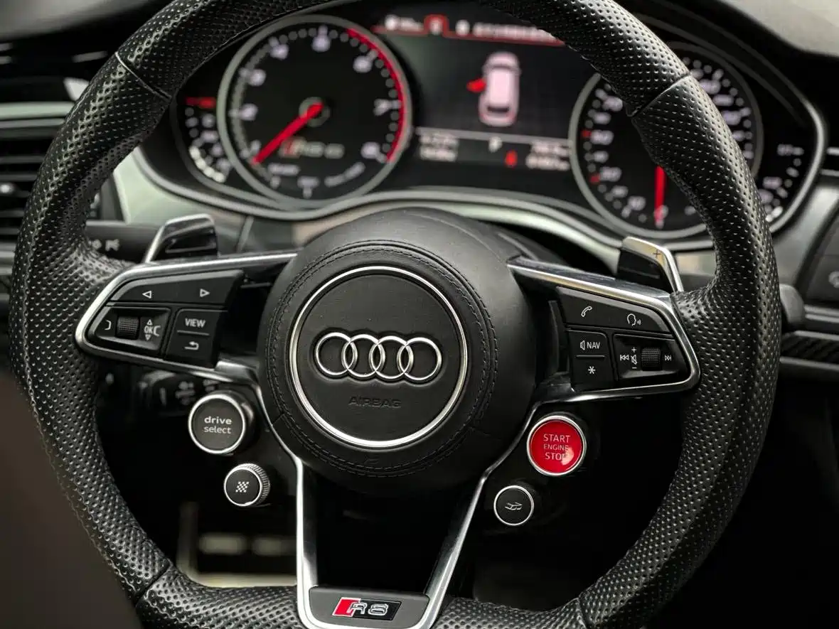 Audi RS 6 2016 RS 6 4.0T Avant фото 3