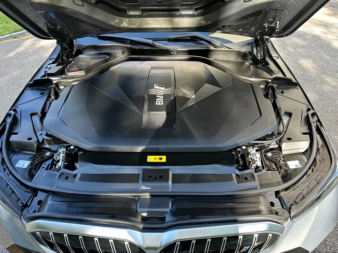 BMW i5 2024 2024 eDrive 35L Premium Model M Sport Package