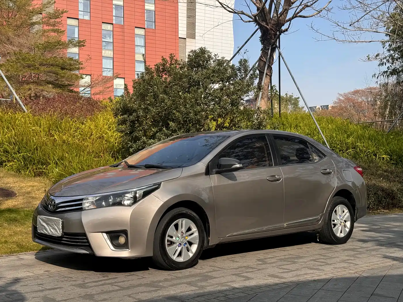 Toyota Corolla 2014 1.6L CVT GL-i фото 2