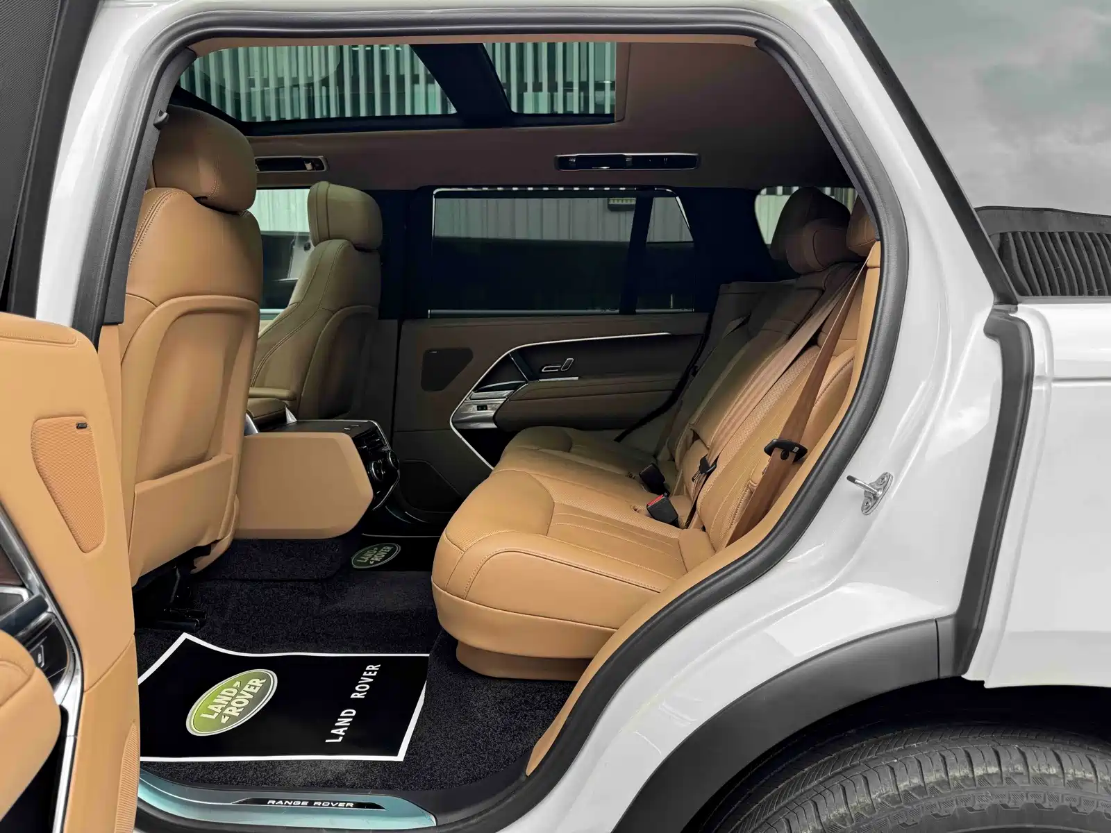صورة 8 - Land Rover Range Rover