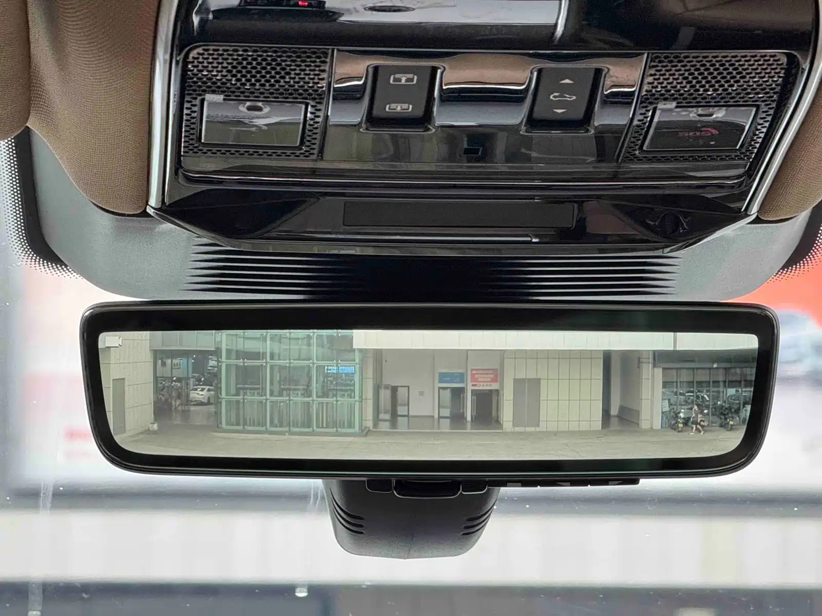 صورة 16 - Land Rover Range Rover