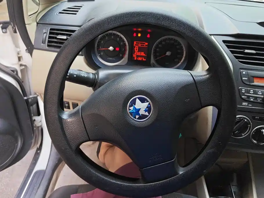 Venucia R50 2013 2013 1.6L Manual Fashion