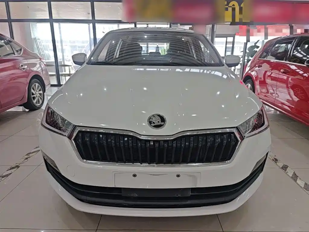 Škoda Skoda Rapid Spaceback 2020 1.5L Auto Standard фото 3