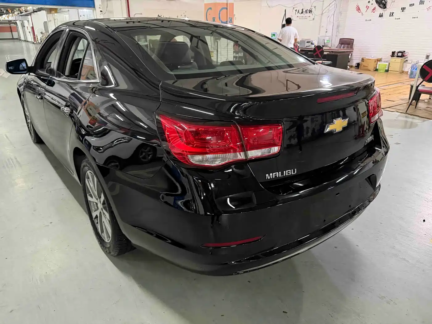 Chevrolet Malibu 2016 2.0L Automatic Luxury фото 3