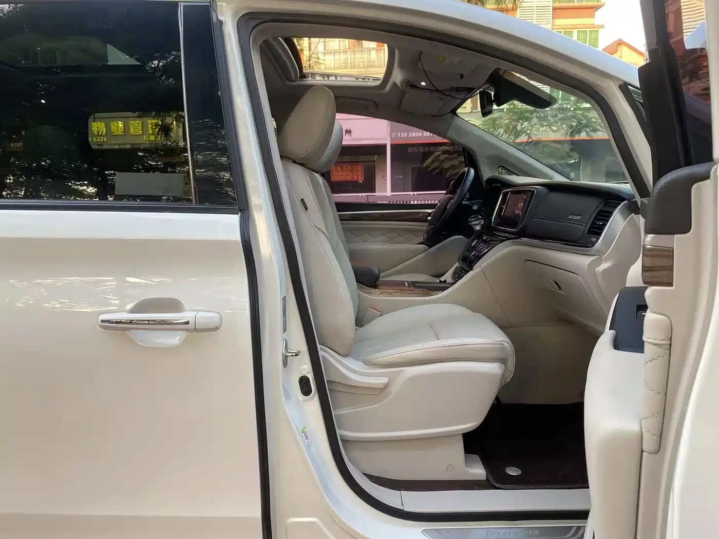 GAC Trumpchi Trumpchi M8 2018 2018 320T Premium Edition