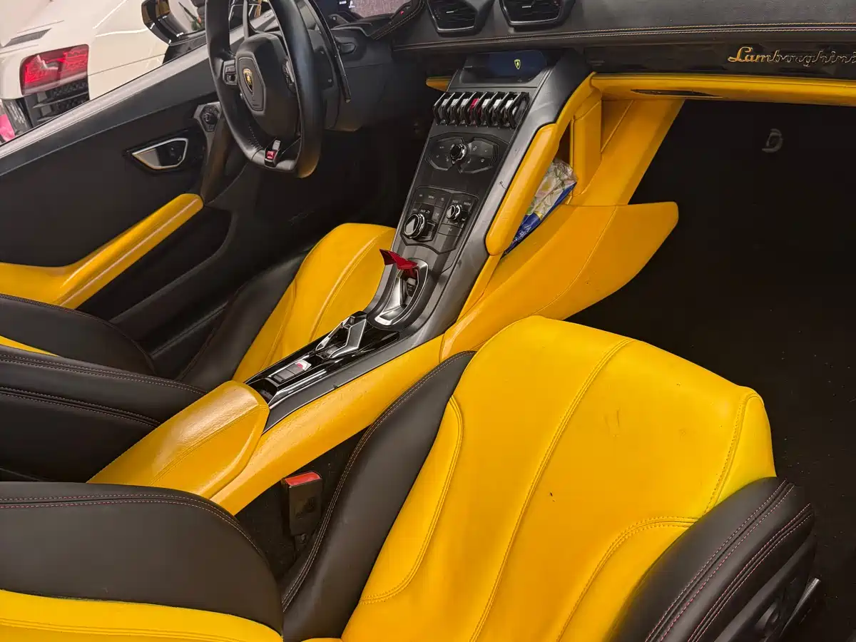 LAMBORGHINI HURACÁN