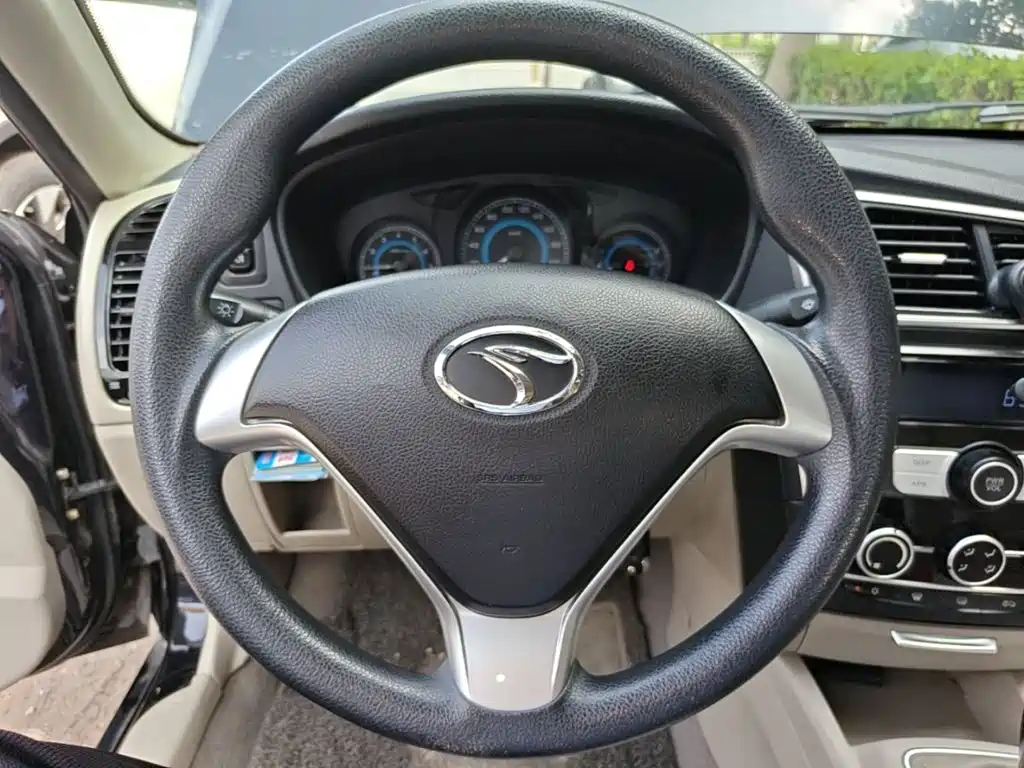 Soueast V3 Lingyue 2018 2015 1.5L Manual Happiness Edition