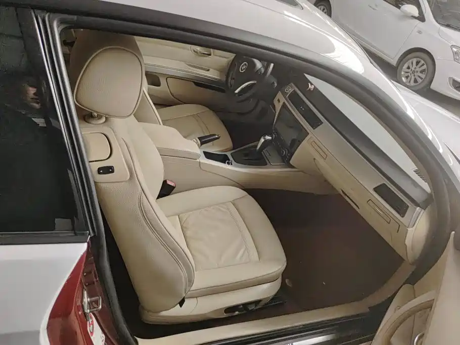 BMW 3 Series (Import) 2013 2011 320i Coupe