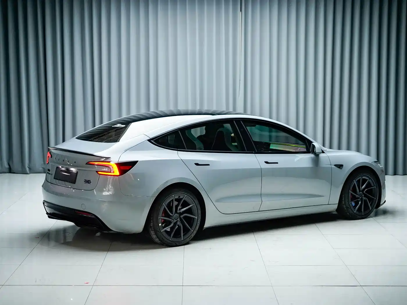 Tesla Model 3 2026 2025 Model Year Facelift Performance All-Wheel Drive