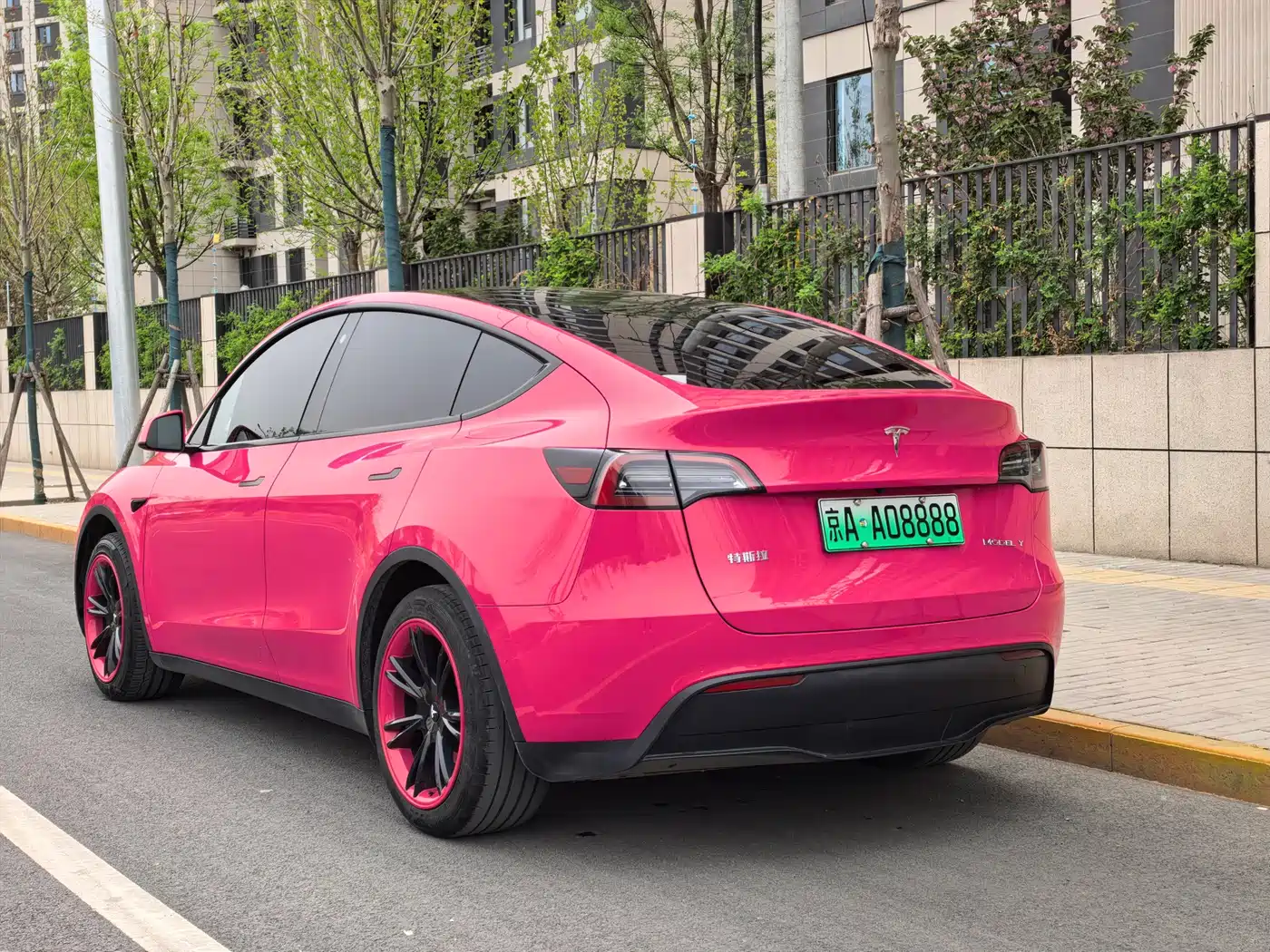 TESLA MODEL Y