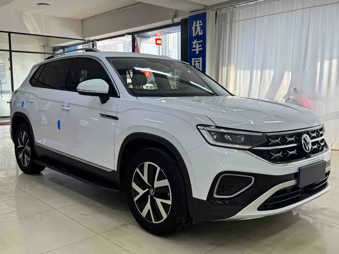 Volkswagen Tayron 2023 280TSI 2WD Luxury Plus Advanced Edition фото 3