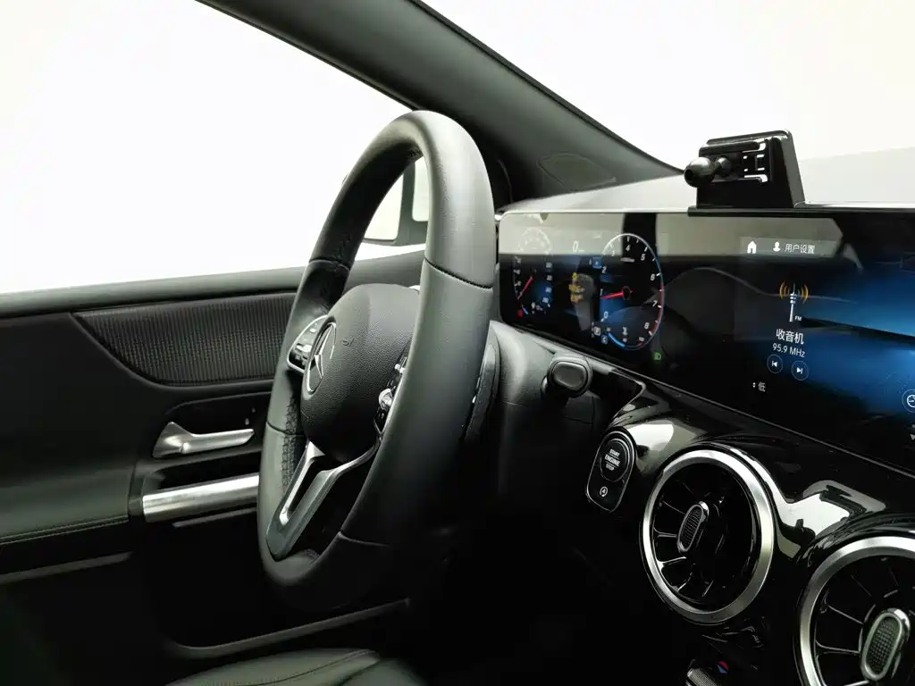 Mercedes-Benz B-Class, миниатюра 22