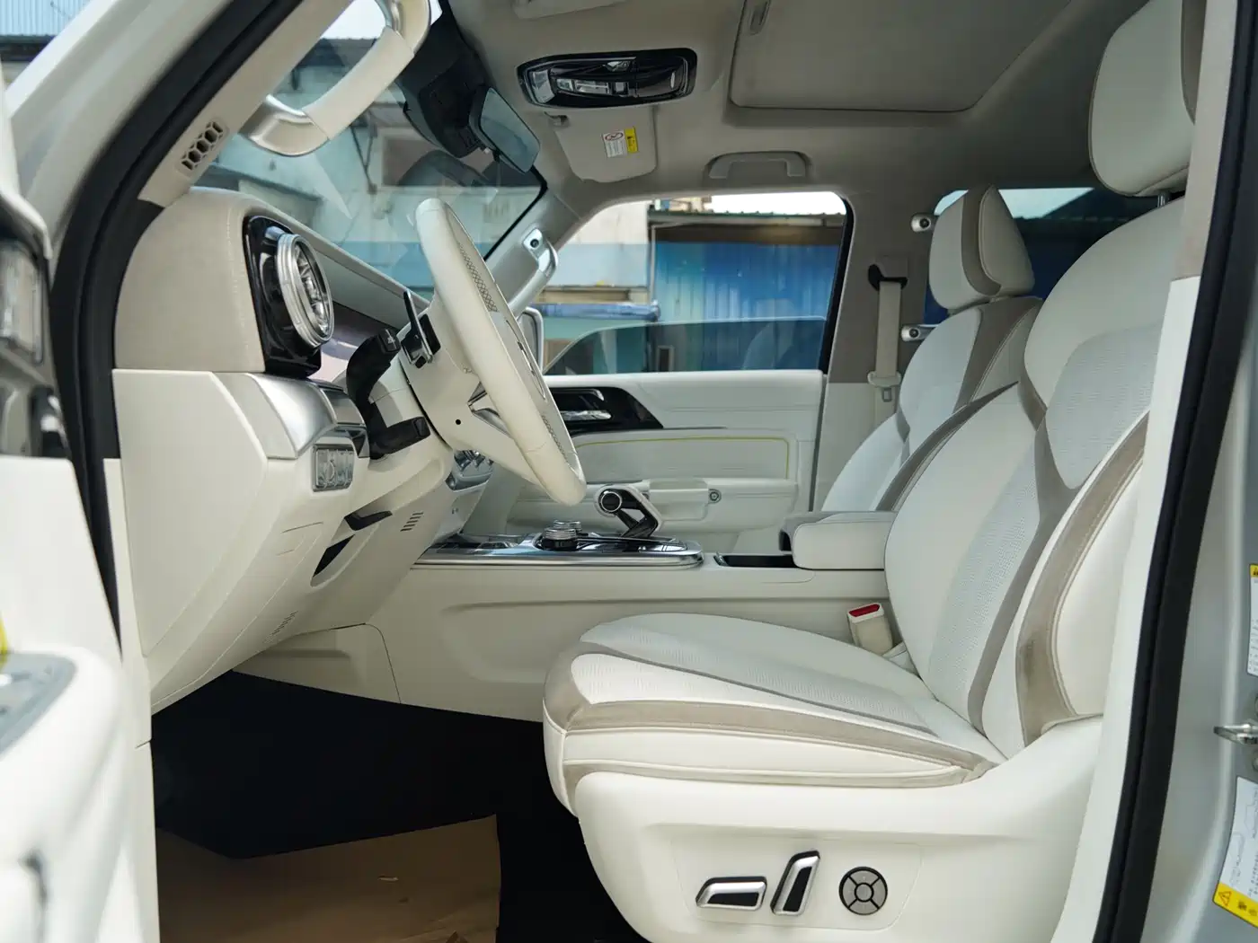 TANK CO CREATION TANK 300