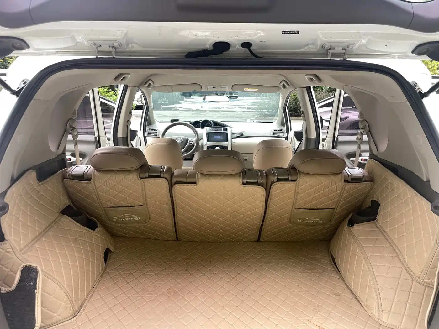 صورة 16 - Toyota E'Z