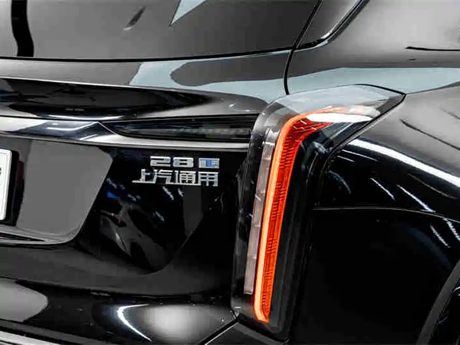 Cadillac XT5 2025 2.0T Luxury фото 8