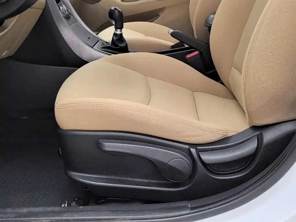 Hyundai Langdong 2012 1.6L Manual Leading фото 20