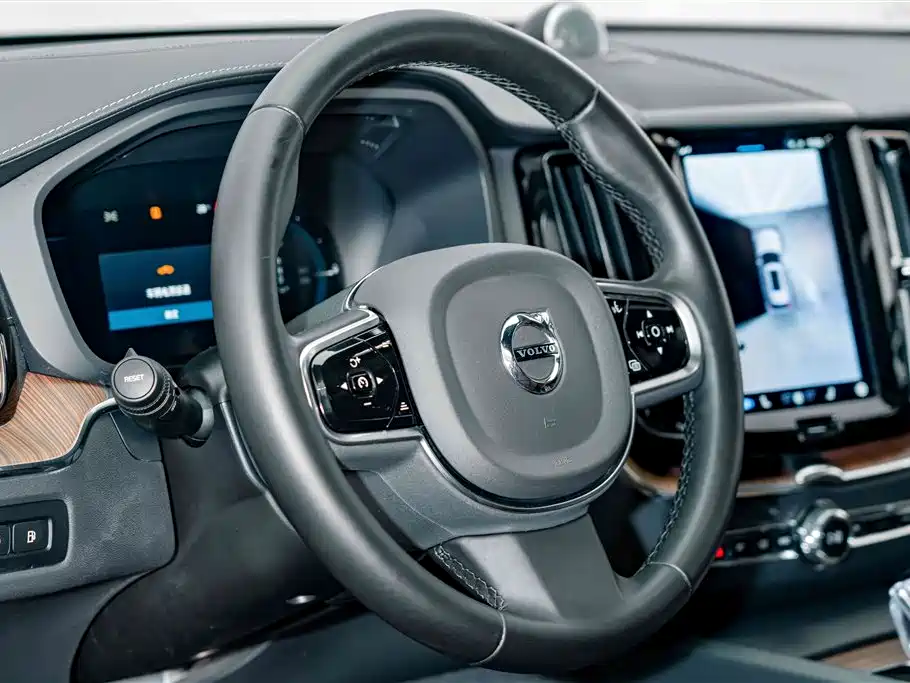 Volvo XC60 Plug-in Hybrid 2025 2025 Plug-in Hybrid Long Range AWD Zhiya Luxury Edition