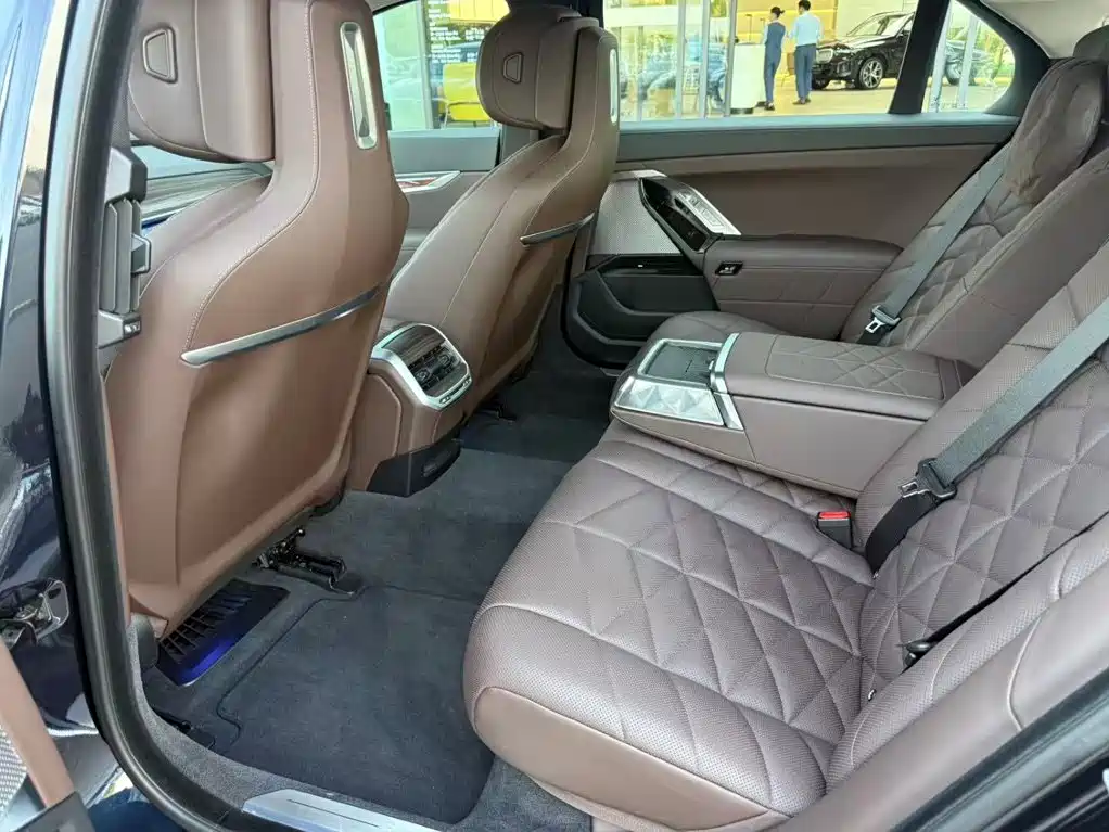 BMW 7 Series 2025 2023 Model 735Li Luxury Package