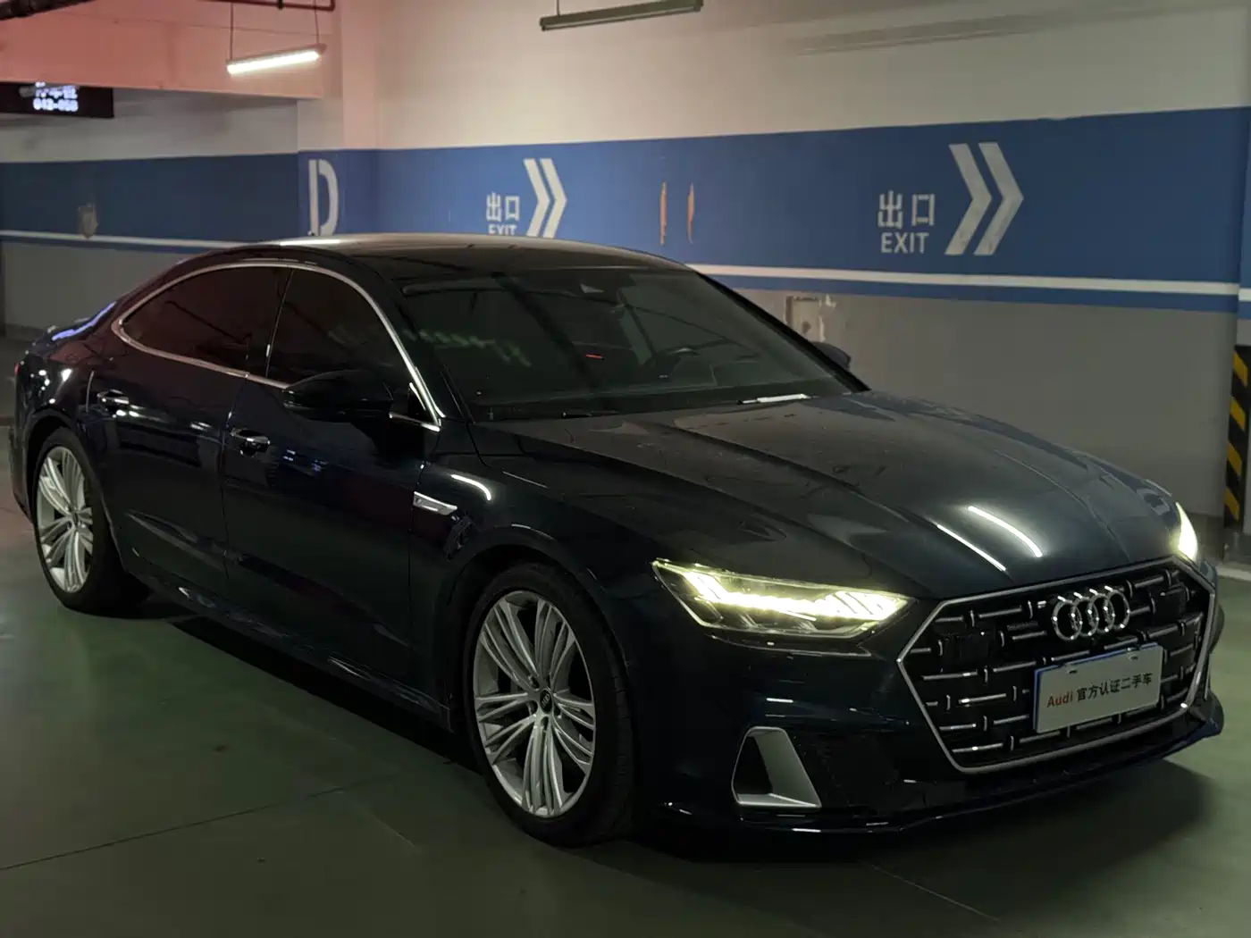 Audi A7L 2022 2022 55 TFSI quattro S-line Zhiyuan Crystal Package
