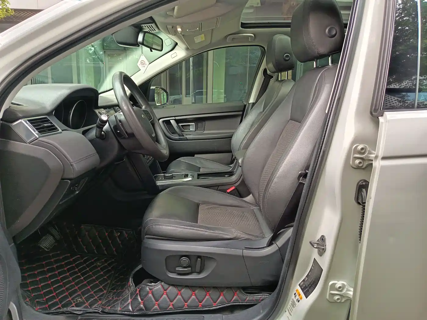Land Rover Discovery Sport 2017 2.0T PURE фото 5